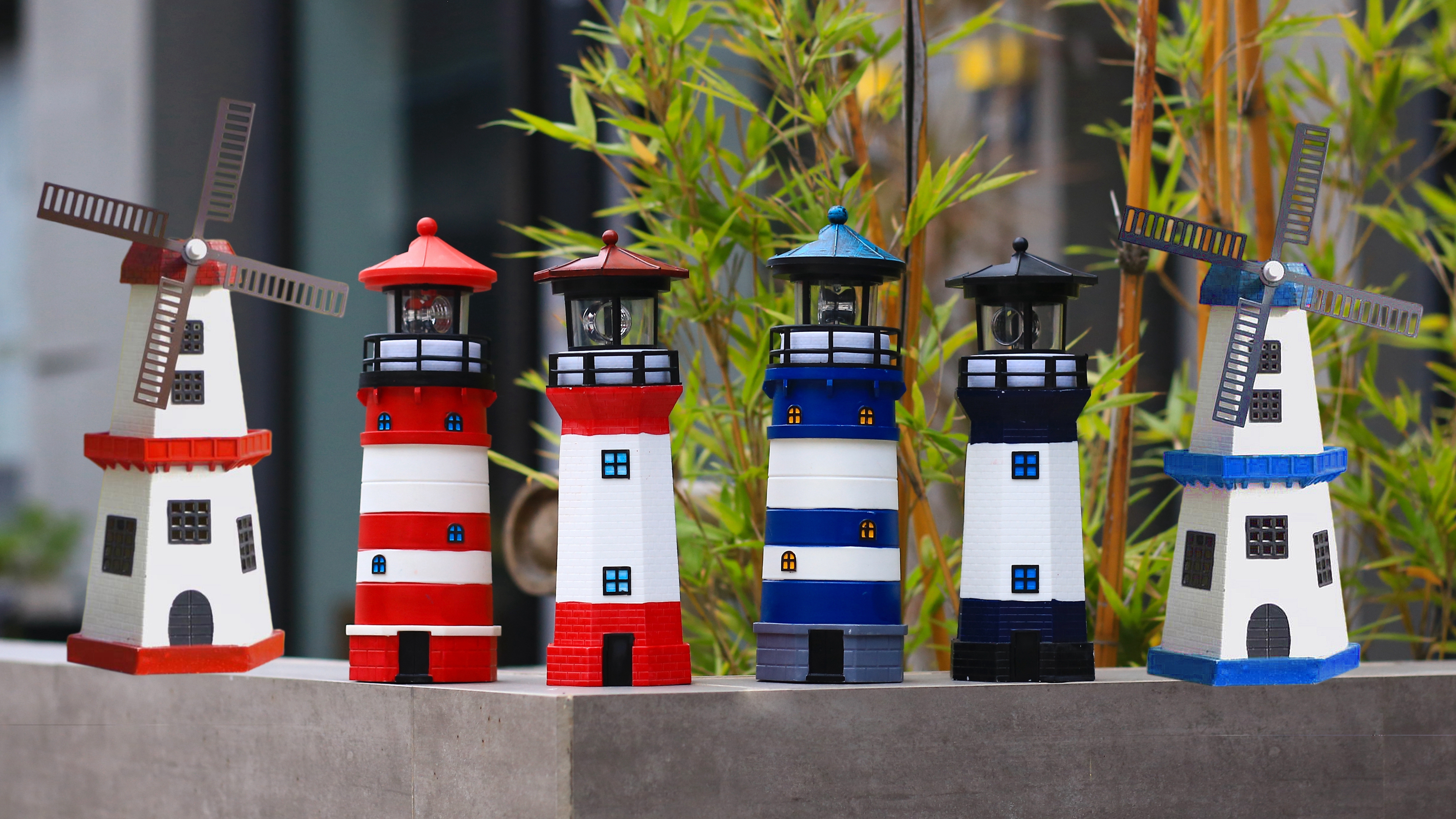HSHD Lighthouse with Rotating Beacon LED Lights - Solar Lighthouse